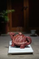 《金龜出?！芬伺d紫砂壺高級工藝美術師純手工底槽青創新壺茶壺紫砂茶具
