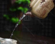 《云臺(tái)聽松》