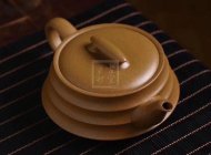 《步步高升》宜興紫砂壺工藝美術(shù)師手工黃金段茶壺