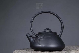 《石瓢提梁》宜興紫砂壺工藝美術師手工小容量功夫茶壺紫泥還原燒石瓢提梁 《石瓢提梁》宜興紫砂壺工藝美術師手工小容量功夫茶壺紫泥還原燒石瓢提梁