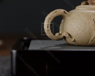 《招財(cái)供春》